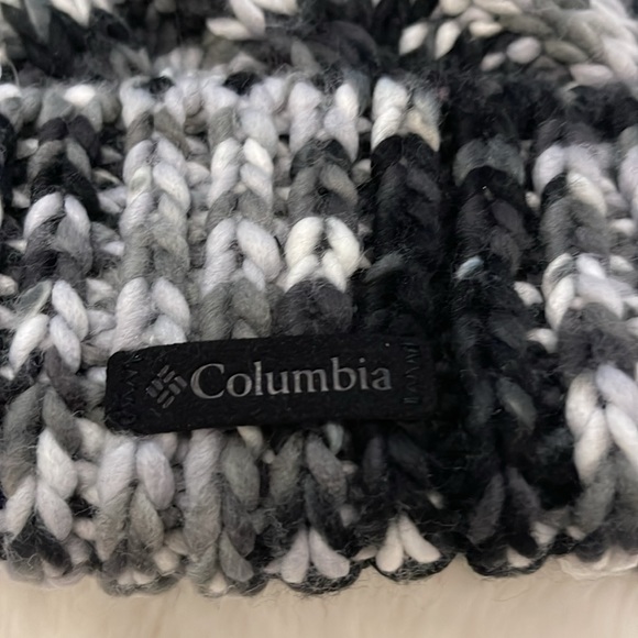 Columbia Bundle Up Pom Beanie - Picture 2 of 4